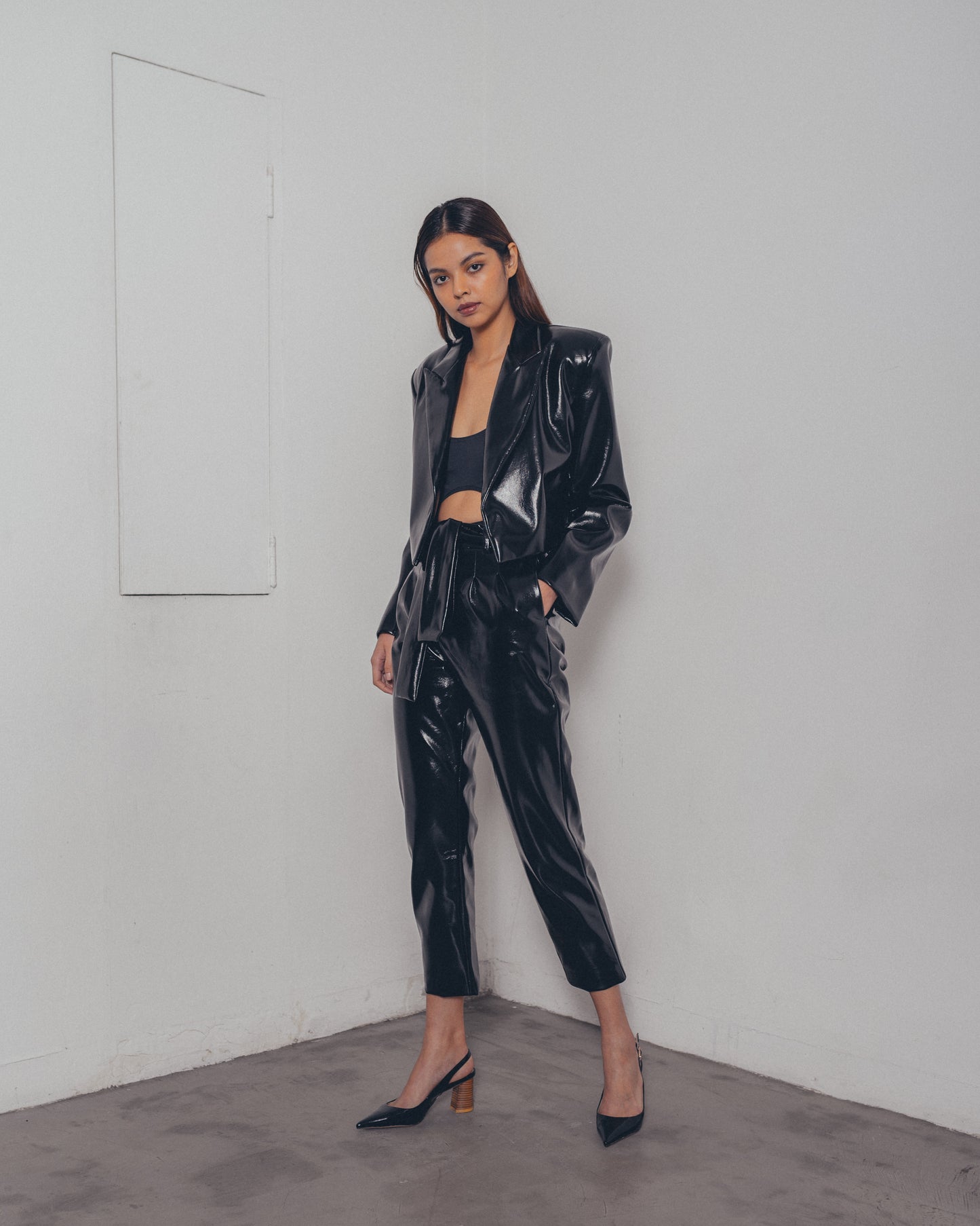 BLACK LEATHER CROP JACKET