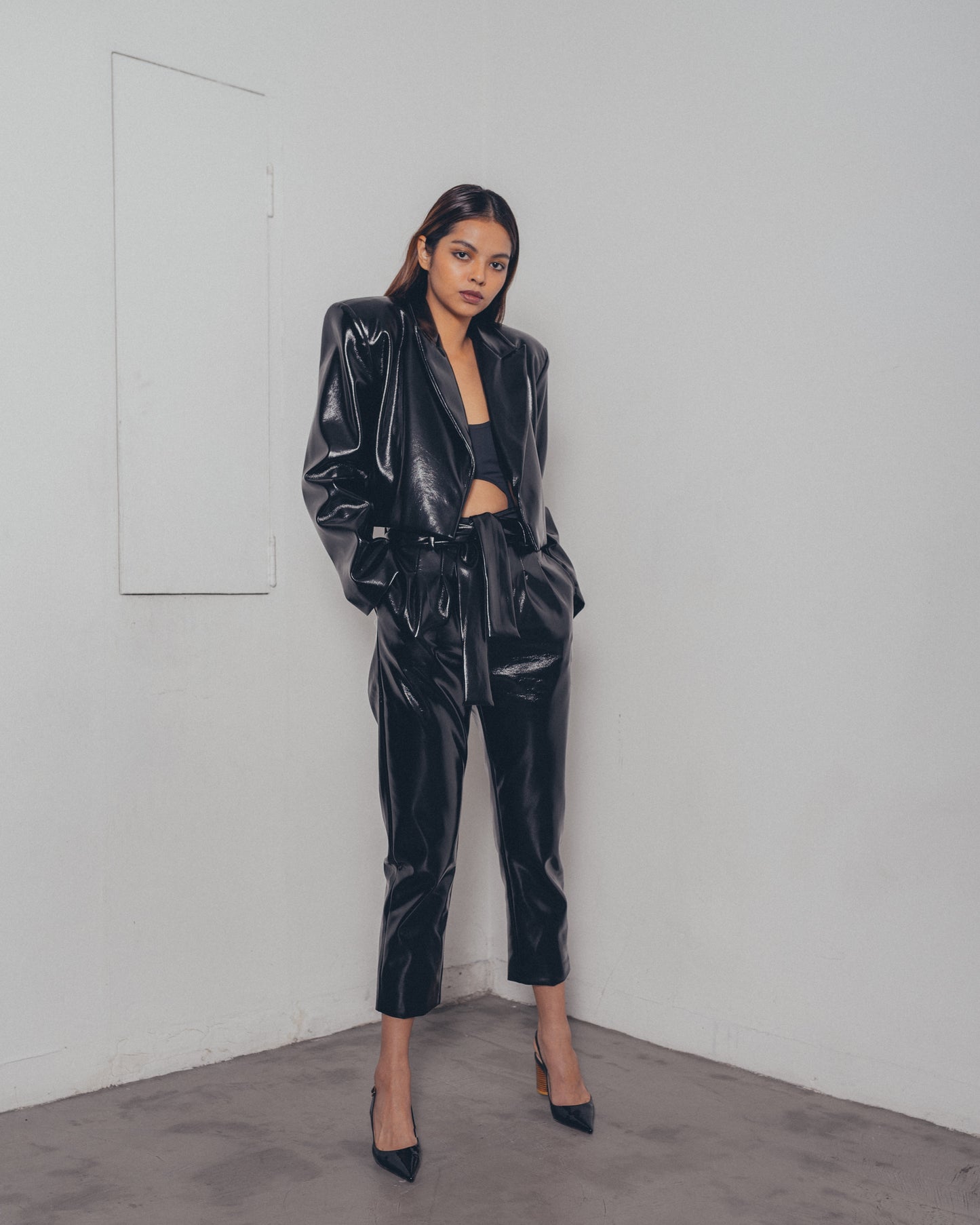 BLACK LEATHER CROP JACKET