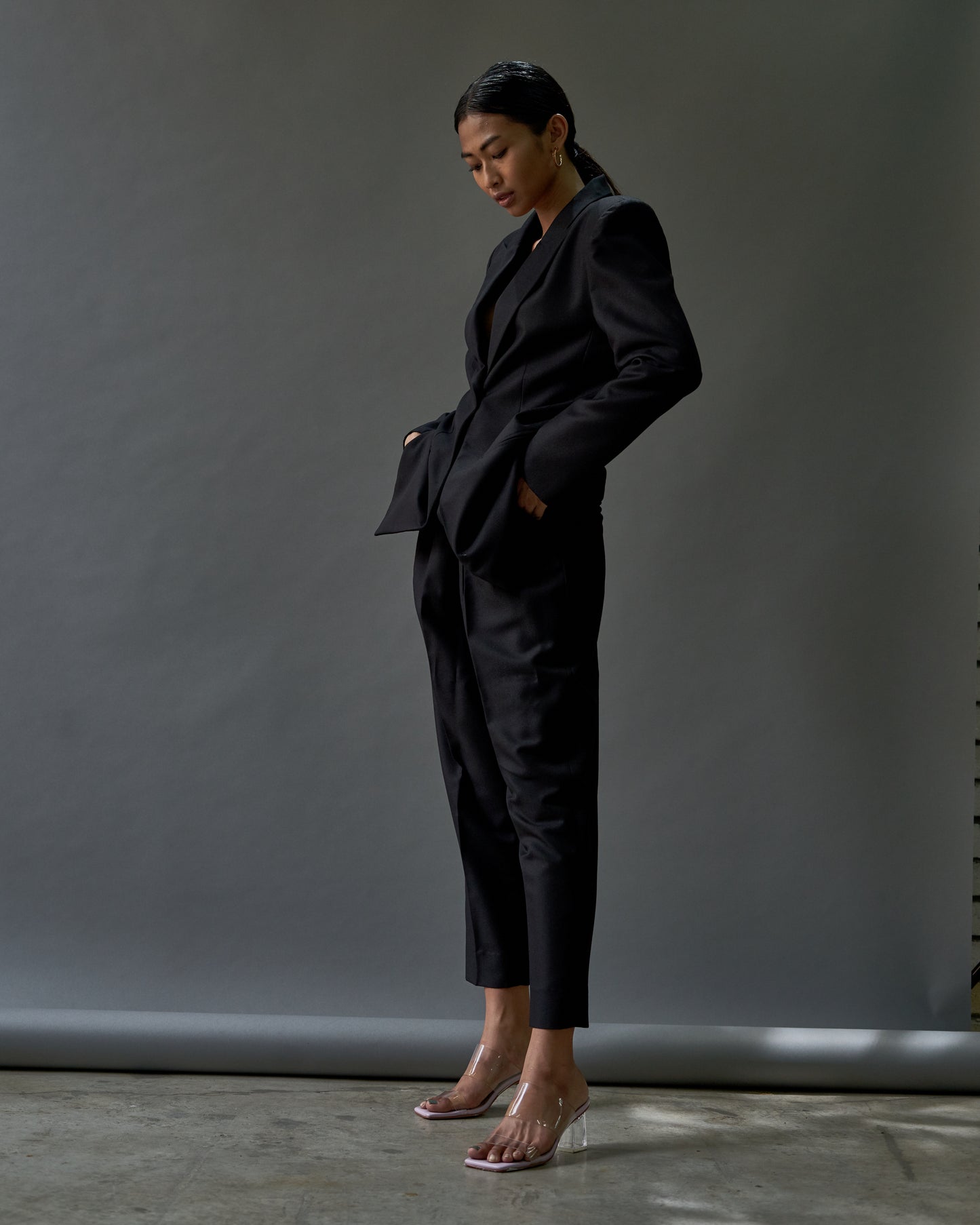 PRE-ORDER: BLACK LINEN BLAZER