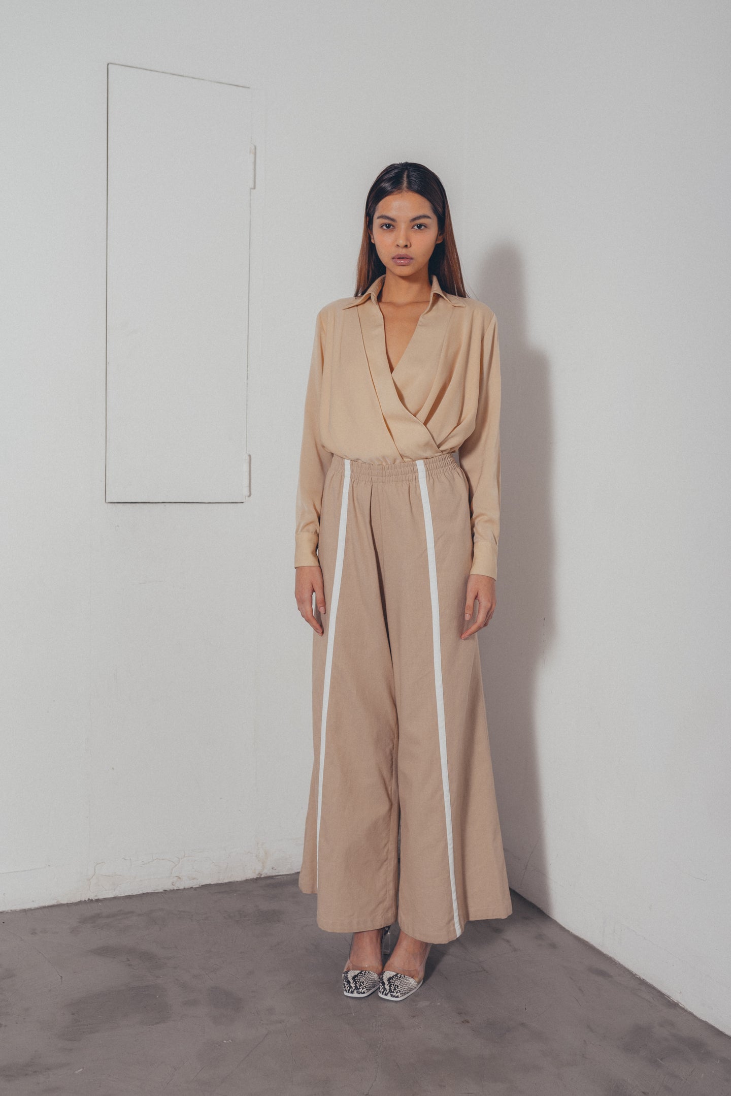 KHAKI WIDE LEG PANTS